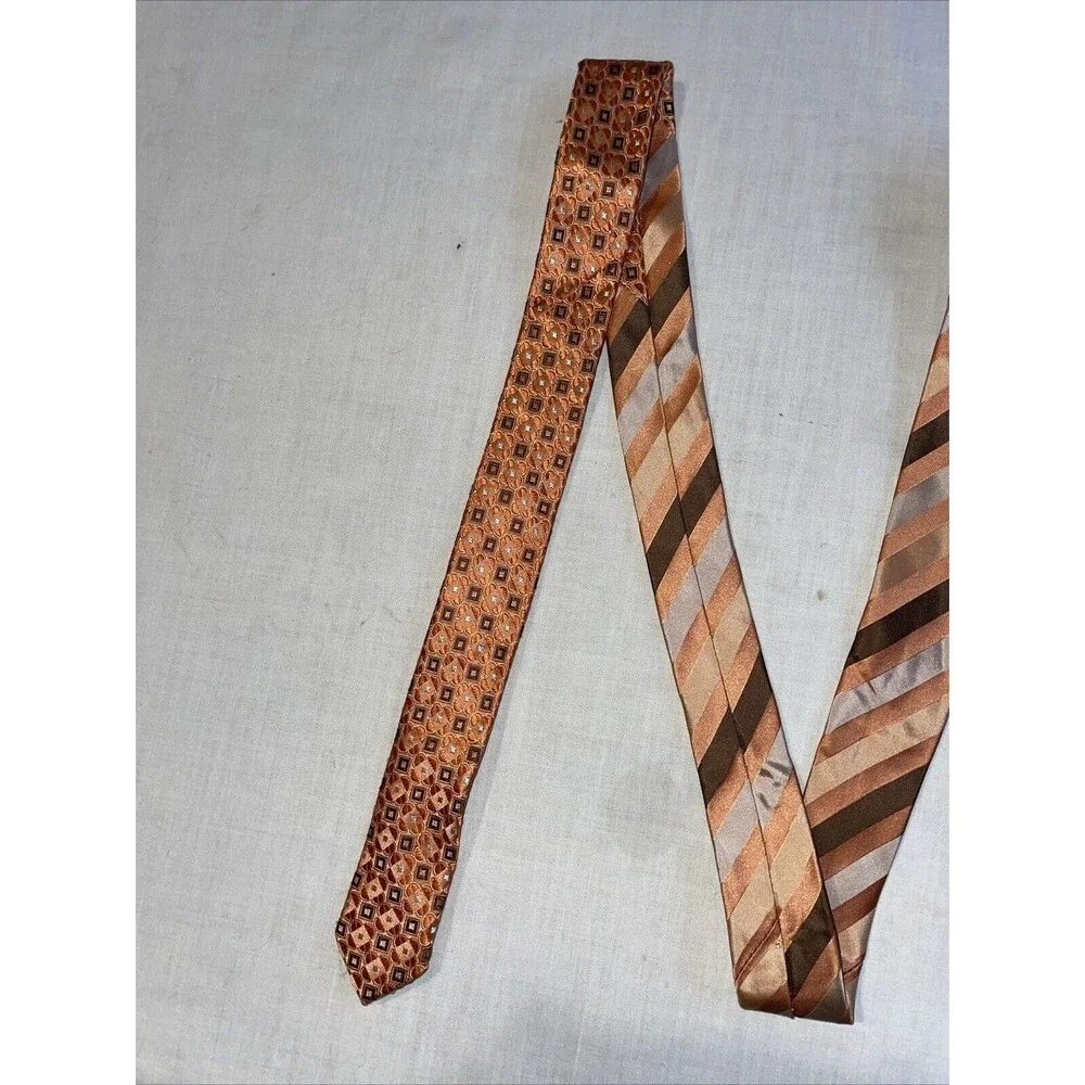 Desantis Collection Men’s Dress Tie Size 58” Peach Striped Business Formal City